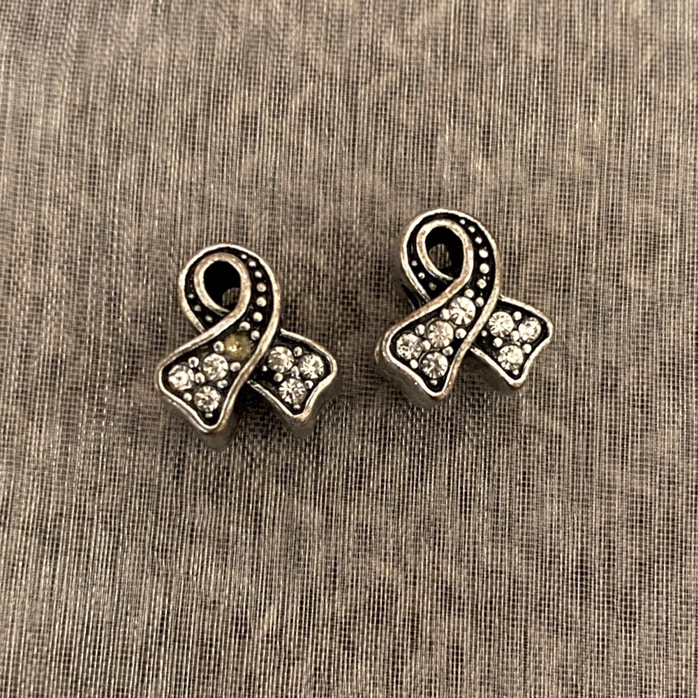 ✨ (2) SILVER RIBBON PANDORA CHARMS ✨
